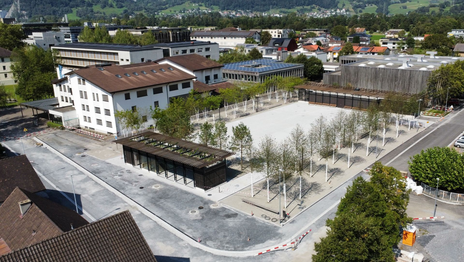 Eröffnung Balzers Platz.jpg